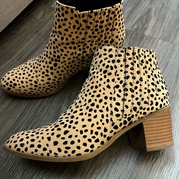 Leopard Black and Tan Ankle Boots - Picture 4 of 4